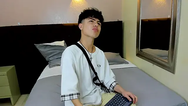 CollinStone from StripChat is Freechat