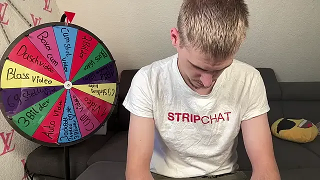 Cookieboy88 from StripChat