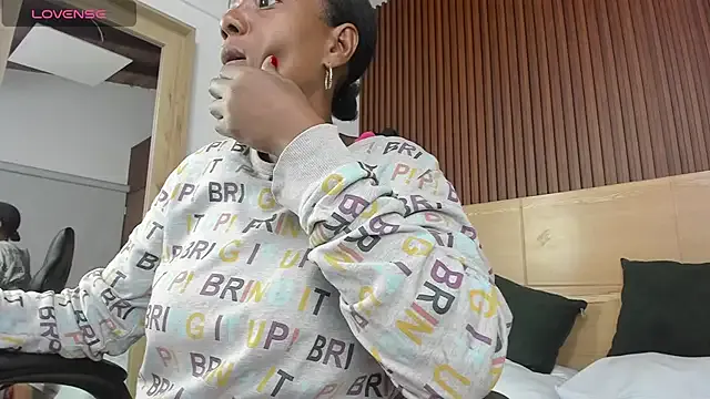 coral15_ from StripChat is Freechat