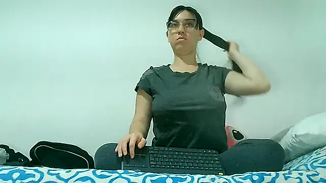 CoralSmit from StripChat is Freechat