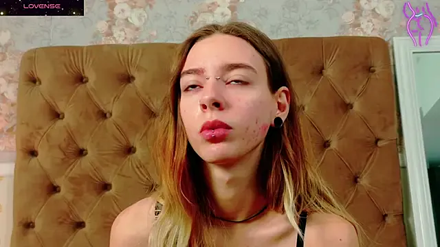 CoraVex from StripChat is Freechat