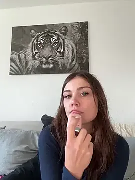 corinnaxx from StripChat is Freechat