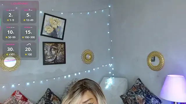 Corinndupontx from StripChat is Freechat