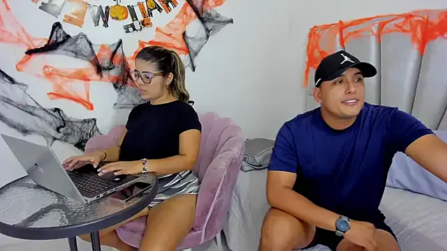 Girls: try live performances with matured performers, from dancing to quirks, in a variety of beautiful sex cams.