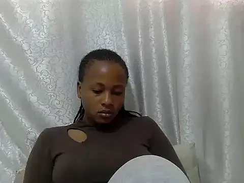 Creamybabee from StripChat is Freechat