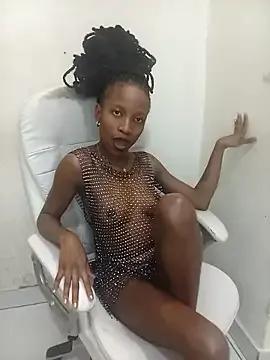 CreamySlenda from StripChat is Freechat