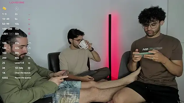 Girls: try live performances with matured performers, from dancing to quirks, in a variety of beautiful sex cams.