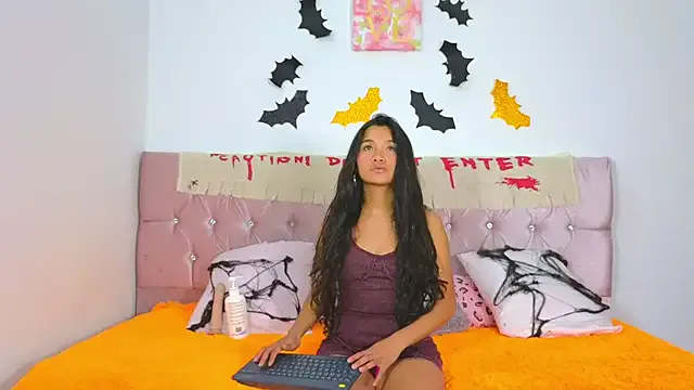 Cristal_moon1 from StripChat is Freechat