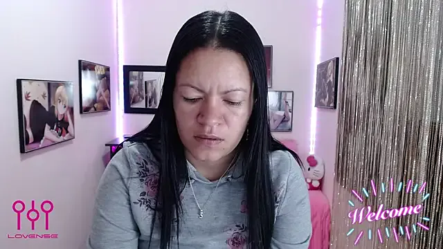 Girls: try live performances with matured performers, from dancing to quirks, in a variety of beautiful sex cams.