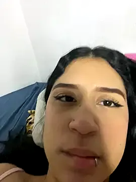 cristalxxx_hott from StripChat is Freechat