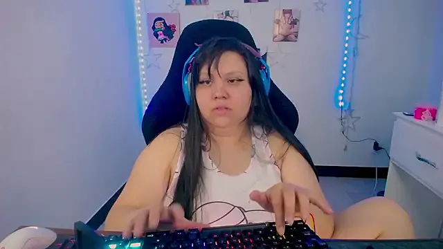 Girls: try live performances with matured performers, from dancing to quirks, in a variety of beautiful sex cams.