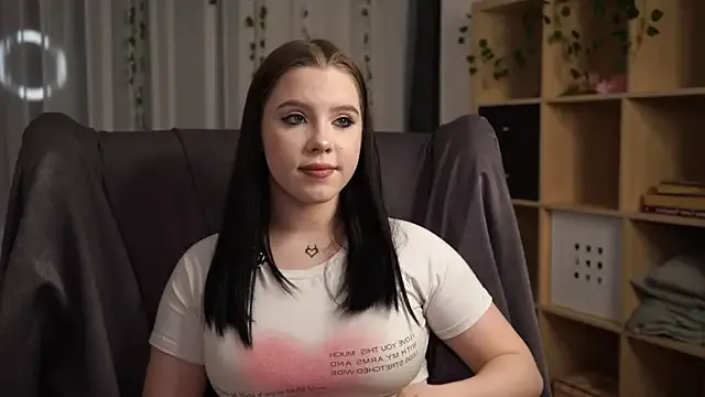 CrystaSvendsen from StripChat is Freechat