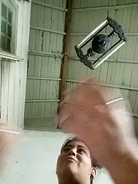 Cubanitaxxx from StripChat is Freechat