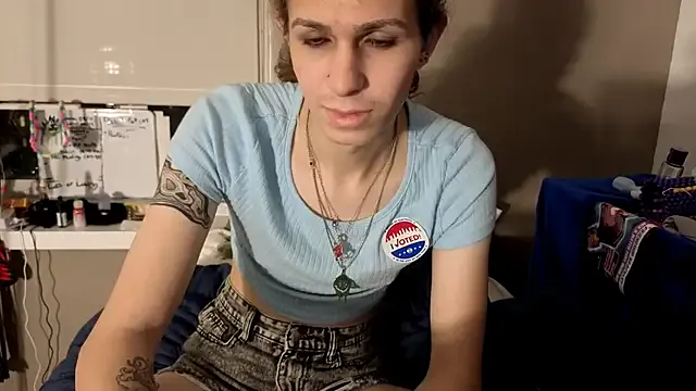 cuddlyavenue from StripChat is Freechat