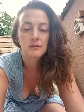 Cumtomama from StripChat