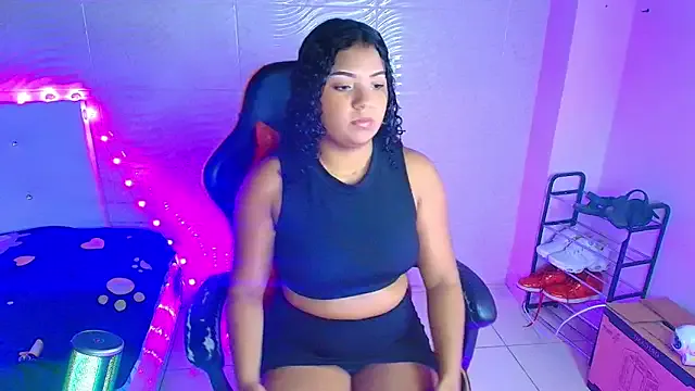 CurlyAliccia_ from StripChat is Freechat