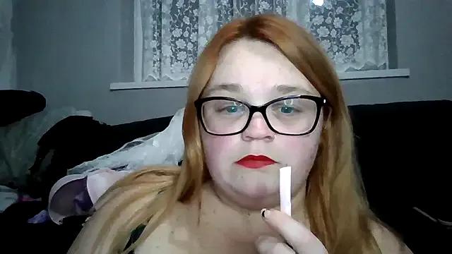 Curvy-AmyX from StripChat is Freechat
