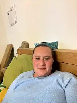 CurvySabrina from StripChat is Freechat