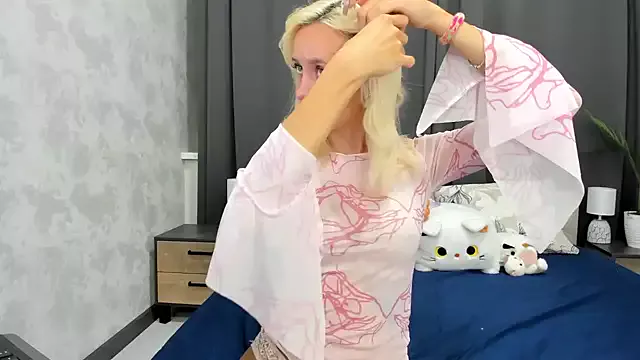 Cute_luucy from StripChat