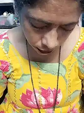 cutee_bhabhi from StripChat is Freechat