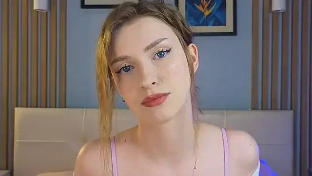 cuteloony from StripChat is Freechat