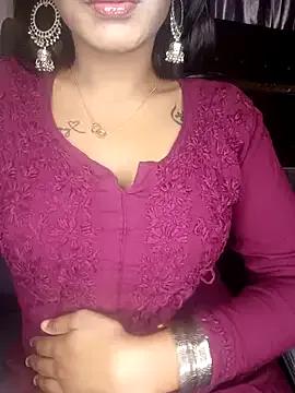 cuteniaa from StripChat is Freechat