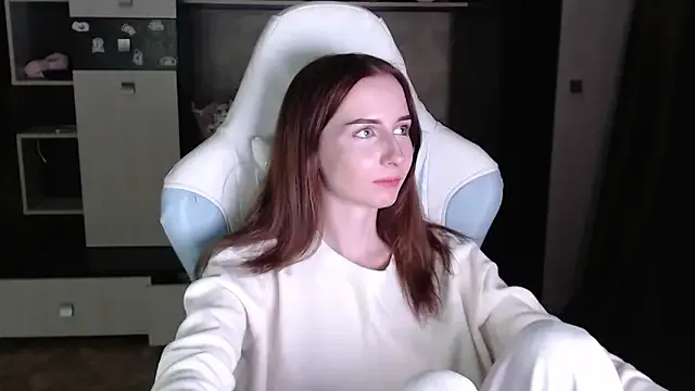 Cutti_Crystal from StripChat is Freechat