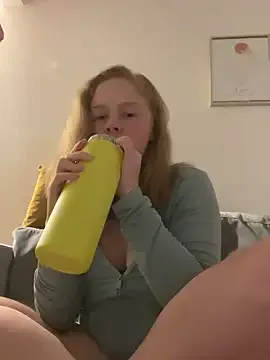 daddyscumprincess from StripChat is Freechat