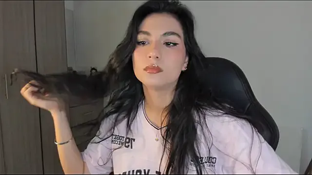 Girls: try live performances with matured performers, from dancing to quirks, in a variety of beautiful sex cams.