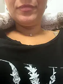 Daiana_Andra from StripChat is Freechat