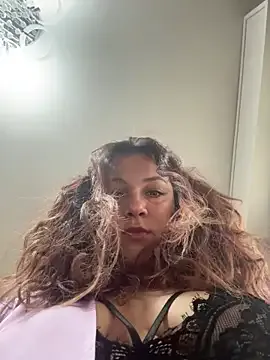 DaisyVibesss from StripChat is Freechat