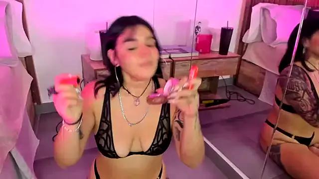 DakkotaBluee from StripChat