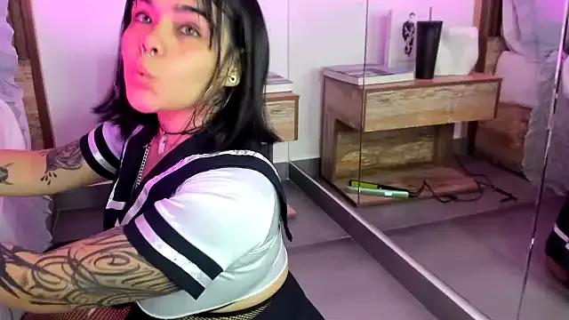 DakkotaBluee from StripChat