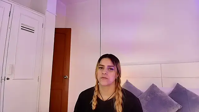 Girls: try live performances with matured performers, from dancing to quirks, in a variety of beautiful sex cams.