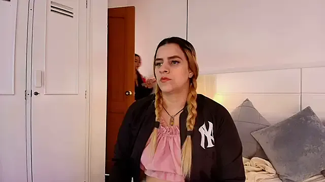 Girls: try live performances with matured performers, from dancing to quirks, in a variety of beautiful sex cams.