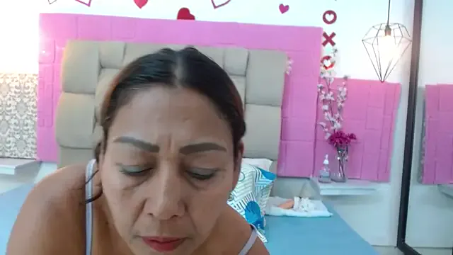 Damary_Leon from StripChat