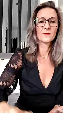 dancing_sexy_doll from StripChat is Freechat