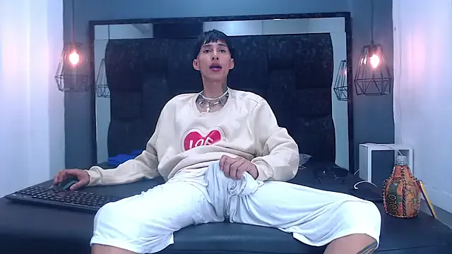 Girls: try live performances with matured performers, from dancing to quirks, in a variety of beautiful sex cams.