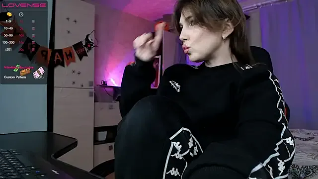 Girls: try live performances with matured performers, from dancing to quirks, in a variety of beautiful sex cams.