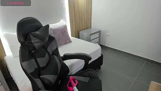 danne_bratz_ from StripChat is Freechat