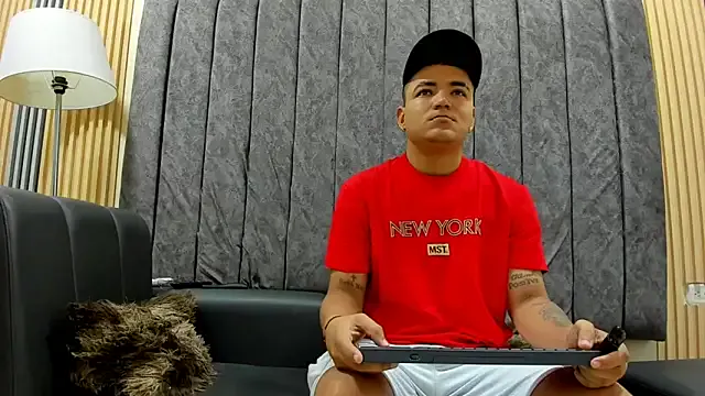 dante_and_kiara from StripChat is Freechat