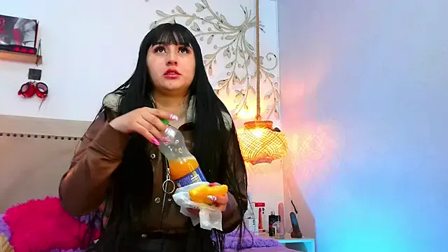 Girls: try live performances with matured performers, from dancing to quirks, in a variety of beautiful sex cams.