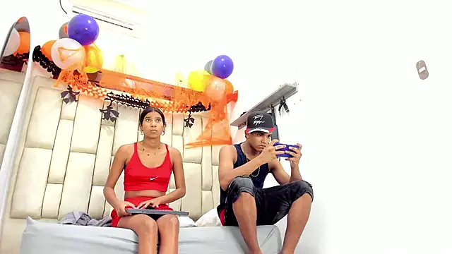 Girls: try live performances with matured performers, from dancing to quirks, in a variety of beautiful sex cams.