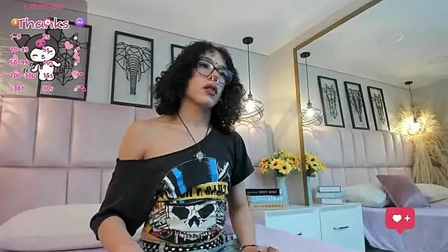 Girls: try live performances with matured performers, from dancing to quirks, in a variety of beautiful sex cams.