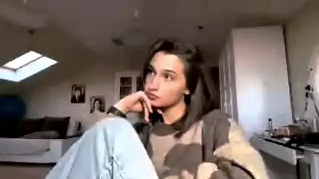 DarlineBrustera from StripChat is Freechat