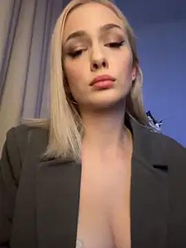 DaryaDoll from StripChat is Freechat