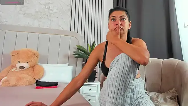 Girls: try live performances with matured performers, from dancing to quirks, in a variety of beautiful sex cams.