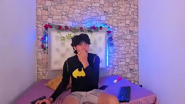 Girls: try live performances with matured performers, from dancing to quirks, in a variety of beautiful sex cams.