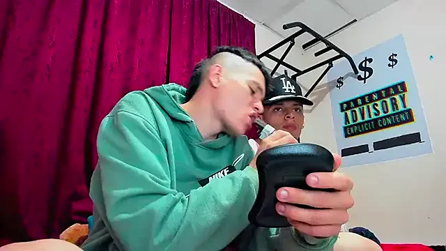 Girls: try live performances with matured performers, from dancing to quirks, in a variety of beautiful sex cams.