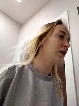 dawnbeforesunset from StripChat is Freechat